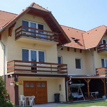 Lala Apartmanok Balatonboglár エクステリア 写真